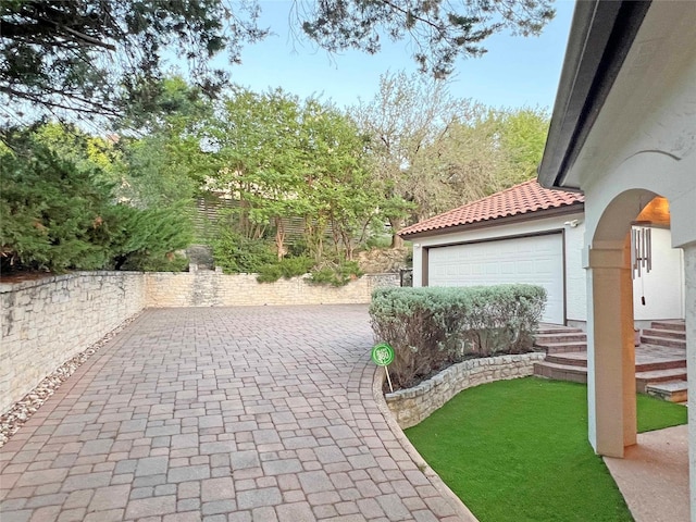 1234 Challenger, Lakeway, TX 78734 - view of garage