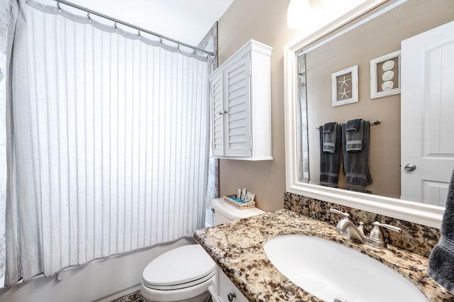 211 Anchor Dr, Freeport, TX 77541 - full bath featuring vanity and shower / tub combo with curtain
