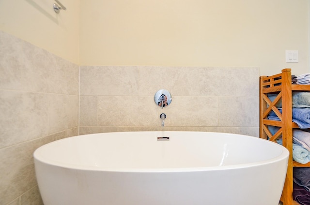 4915 Ave J, Houston, TX 77011 - full bathroom featuring a freestanding bath
