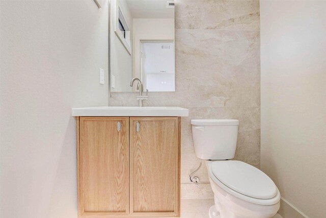 2831 Shadowdale Dr, Houston, TX 77043 - bathroom with toilet and vanity