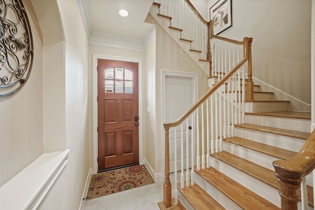 4009 Bellefontaine St, Houston, TX 77025 - foyer featuring stairs and ornamental molding