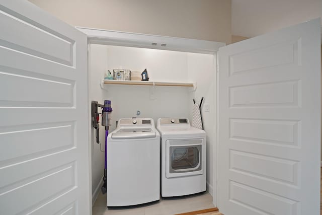 911 W 35th St Unit C, Houston, TX 77018 - washroom featuring washing machine and dryer