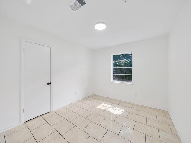 9101/2 Oak St, Houston, TX 77018 - empty room featuring light tile patterned floors