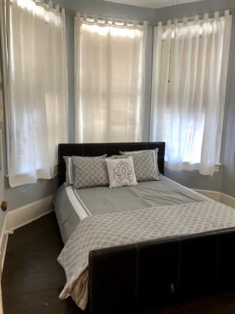 915 11th St, Galveston, TX 77550 - bedroom with baseboards