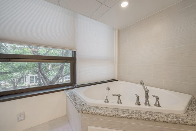 5150 Hidalgo St Unit 204, Houston, TX 77056 - full bath with a bath