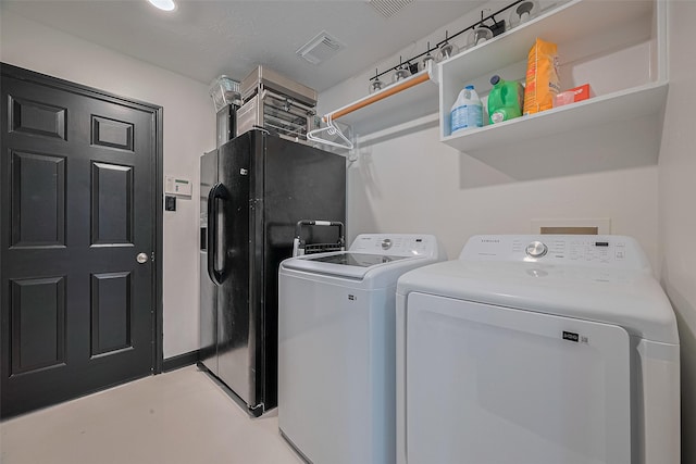 13703 Broad Oaks Ln, Rosharon, TX 77583 - laundry room with washing machine and dryer