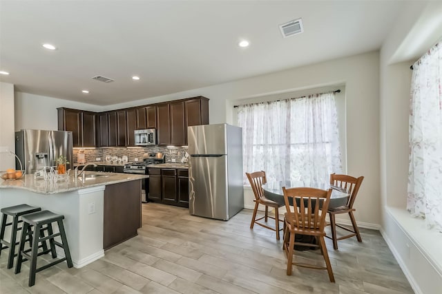 68 Linnwood Dr, New Caney, TX 77357