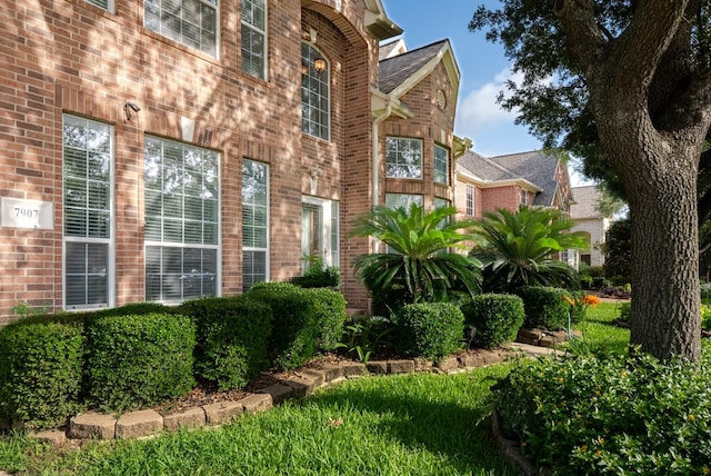 7907 Swan Hollow Ct, Houston, TX 77041 - view of home's exterior featuring brick siding