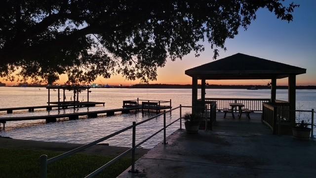1501 Harbor View Cir, Galveston, TX 77550 - photo 4