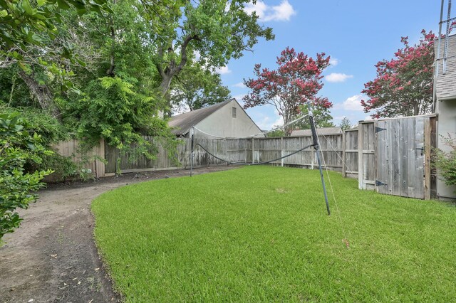 2117 Nantucket Dr, Houston, TX 77057 - view of fenced backyard
