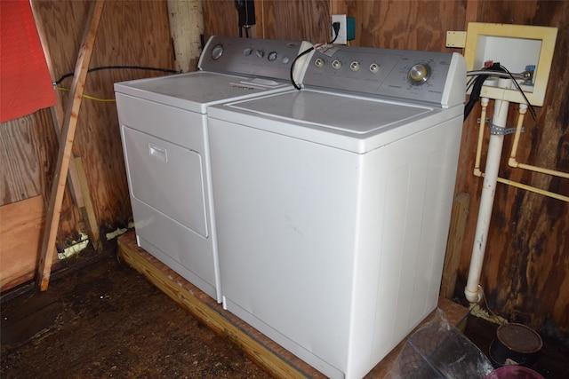 123 Sandpiper Ave, Surfside Beach, TX 77541 - washroom featuring washer and dryer