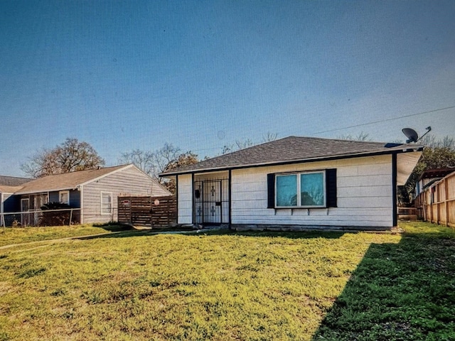 7005 Kassarine Pass, Houston, TX 77033 - back of house featuring a fenced backyard
