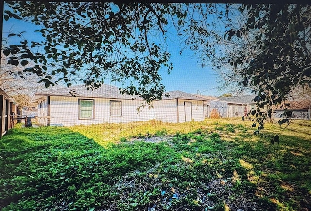7005 Kassarine Pass, Houston, TX 77033 - view of yard