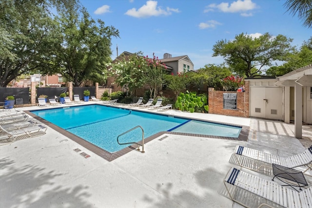 1228 Fountain View Dr Unit 180, Houston, TX 77057 - community pool with a patio