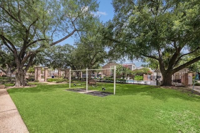 1228 Fountain View Dr Unit 180, Houston, TX 77057 - view of yard