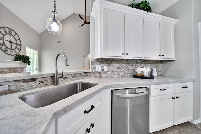 14 Creek Forest Ln, Conroe, TX 77384