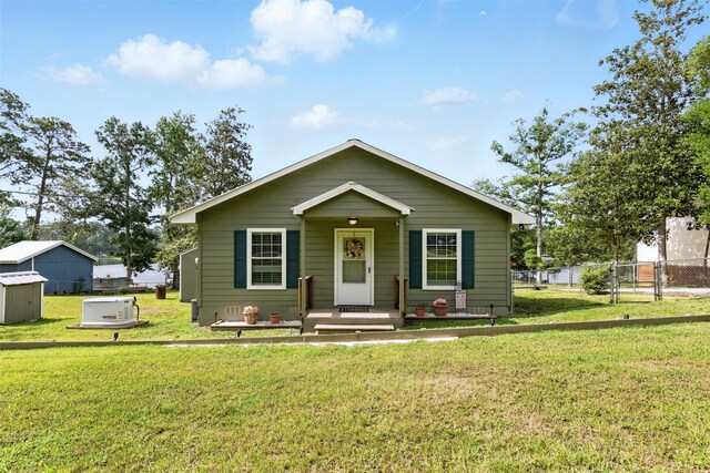 530 W Sherwood Forest Dr W, Woodville, TX 75979 - view of bungalow