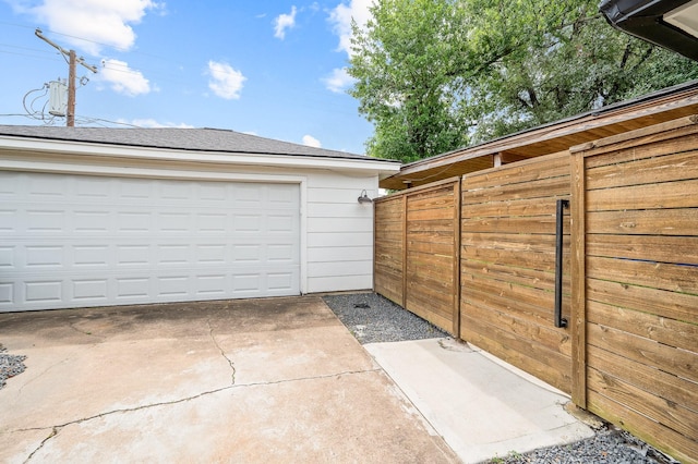 2102 Teague Rd, Houston, TX 77080 - view of garage