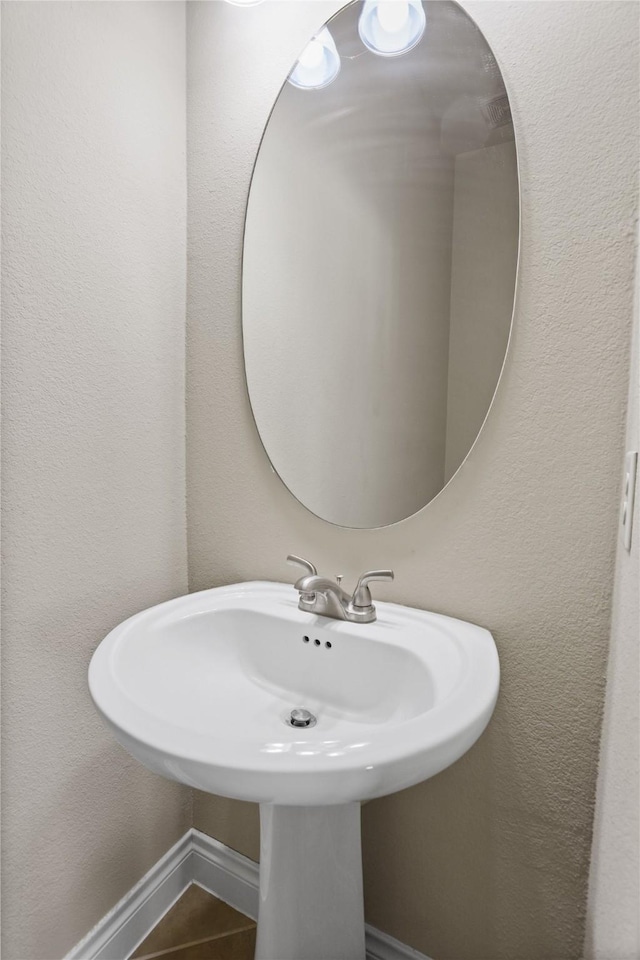 21902 Juniper Wood Ln, Richmond, TX 77469 - bathroom with a sink