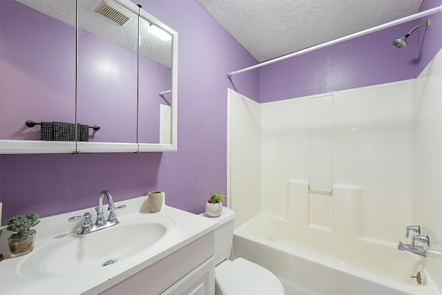 4515 Salina St, Houston, TX 77026 - full bath featuring a textured ceiling, shower / bath combination, and vanity