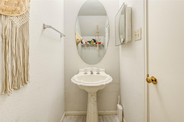 2121 El Paseo St Unit 1305, Houston, TX 77054 - bathroom with tile patterned flooring