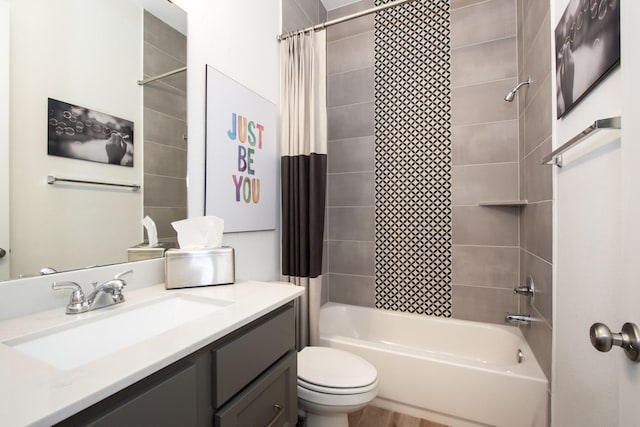 9402 Orchard Trl, Missouri City, TX 77459 - bathroom featuring shower / tub combo with curtain and vanity