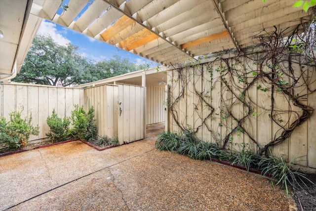 6451 Olympia Dr Unit 96, Houston, TX 77057 - view of patio / terrace