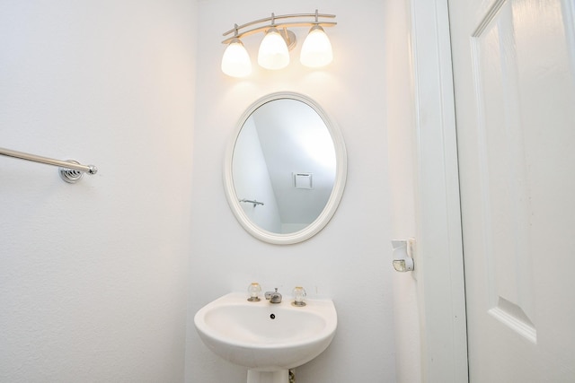 9338 Corner Oak Ln, Houston, TX 77036 - bathroom with a sink