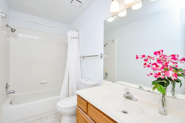 9338 Corner Oak Ln, Houston, TX 77036 - bathroom featuring vanity, shower / bath combo with shower curtain, and tile patterned flooring