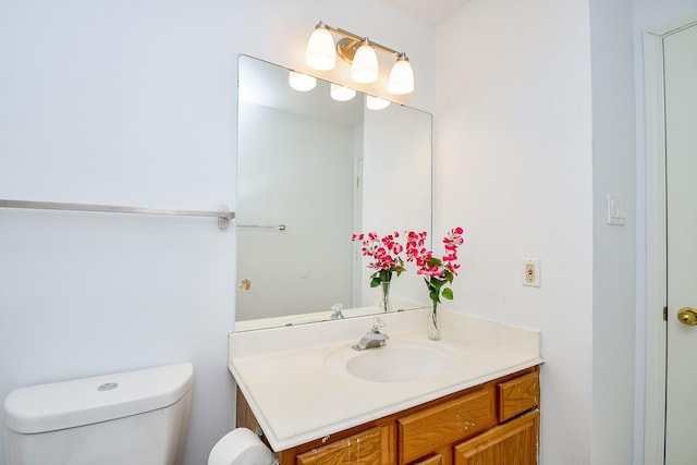 9338 Corner Oak Ln, Houston, TX 77036 - bathroom with vanity and toilet