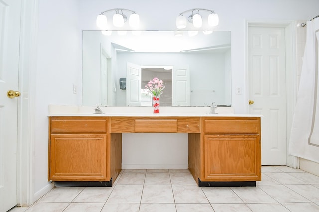 9338 Corner Oak Ln, Houston, TX 77036 - full bath featuring double vanity and tile patterned floors