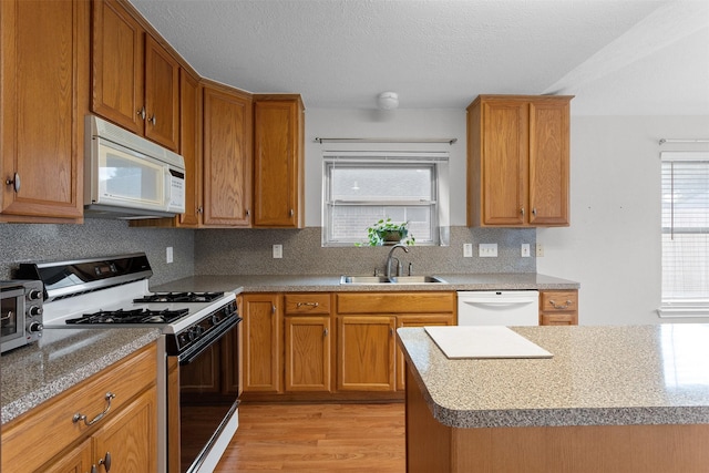 2120 Westminister St, Pearland, TX 77581 - photo 8