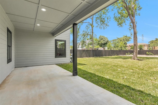 4021 King St, Houston, TX 77026 - fenced backyard featuring a patio area