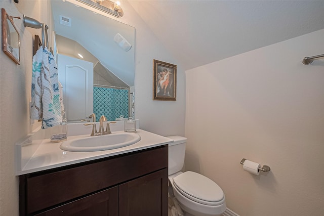 406 Riesling Dr, Alvin, TX 77511 - bathroom with vanity, a shower with curtain, and lofted ceiling