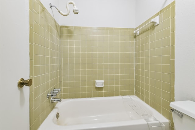 4500 Sherwood Ln Unit 8, Houston, TX 77092 - bathroom with toilet and shower / tub combination