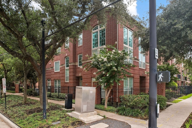 2516 Bagby St, Houston, TX 77006 - view of property