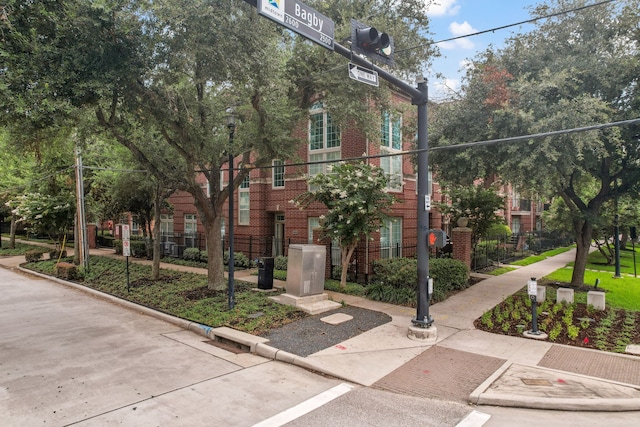 2516 Bagby St, Houston, TX 77006 - view of front facade with brick siding