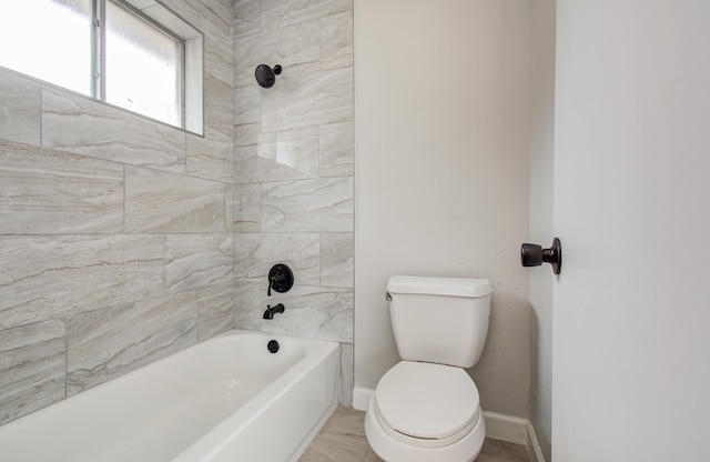 2207 S Ferrisburg Ct, Sugar Land, TX 77478 - full bath featuring toilet and bathtub / shower combination
