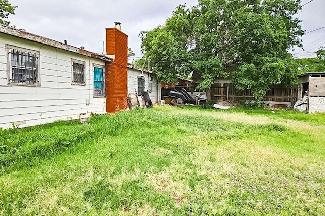 302 52nd St, Lubbock, TX 79404 - view of yard