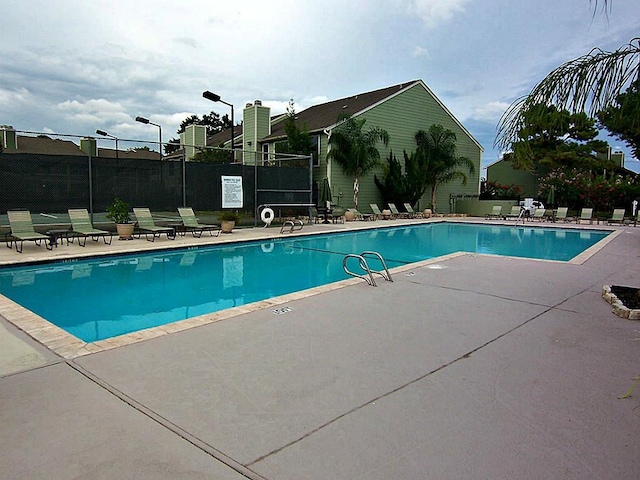 14777 Wunderlich Dr Unit 2404, Houston, TX 77069 - community pool with a patio area