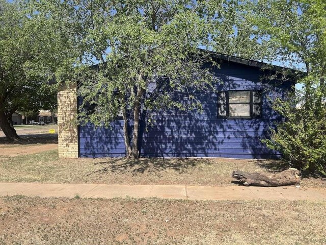 402 51st St, Lubbock, TX 79404 - view of home's exterior