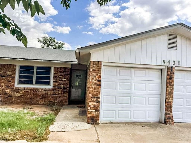 5431 45th St, Lubbock, TX 79414 - single story home with brick siding, a garage, and concrete driveway
