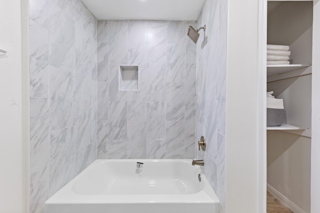3915 Southmore Cir, Houston, TX 77004 - full bathroom with bathtub / shower combination
