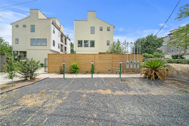 1005 Bingham St Unit 5, Houston, TX 77007 - view of yard with mail area