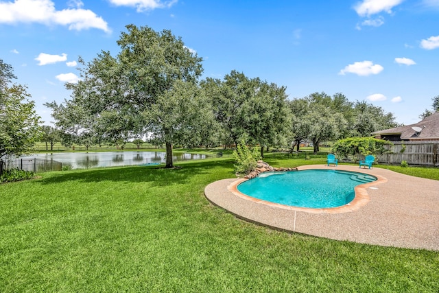 427 Crestwater Trl, Houston, TX 77082 - view of swimming pool with a water view