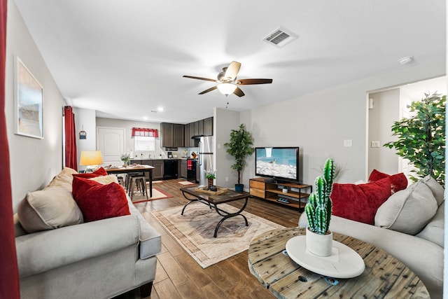 15022 Sorrento Bay Ct, Willis, TX 77318 - photo 6