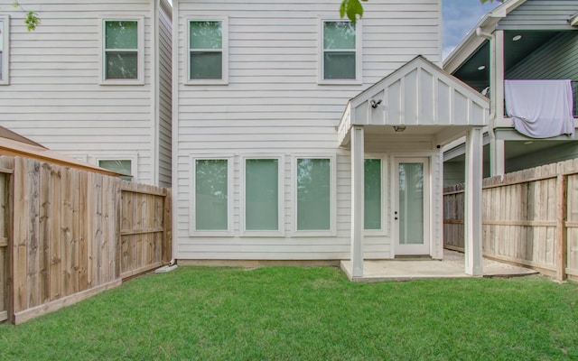 4612 Oats St, Houston, TX 77020 - rear view of house with a fenced backyard