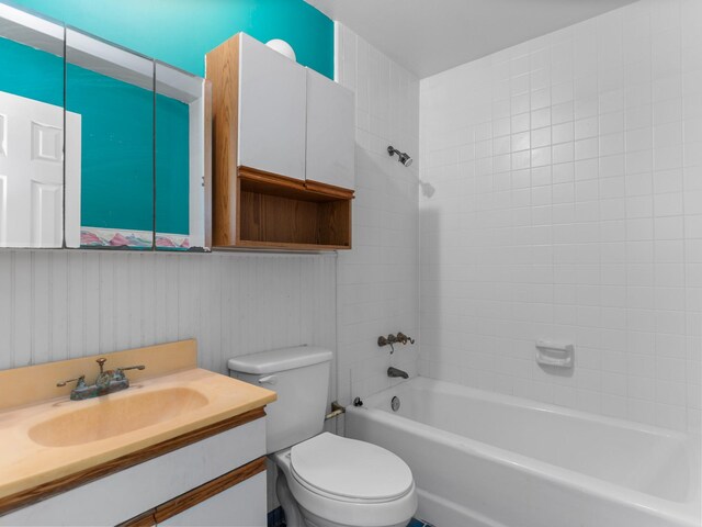 4432 County Road 886, Brazoria, TX 77422 - full bathroom featuring shower / tub combination and vanity
