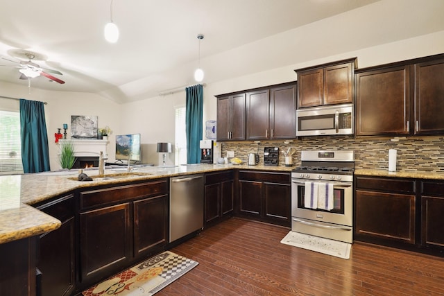 9710 Massanutten Ln, Richmond, TX 77469