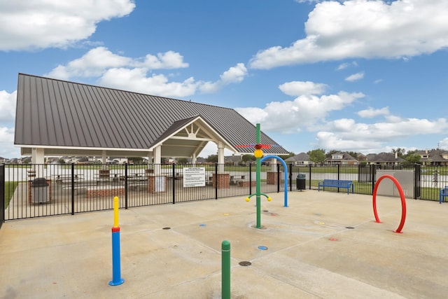 9710 Massanutten Ln, Richmond, TX 77469
